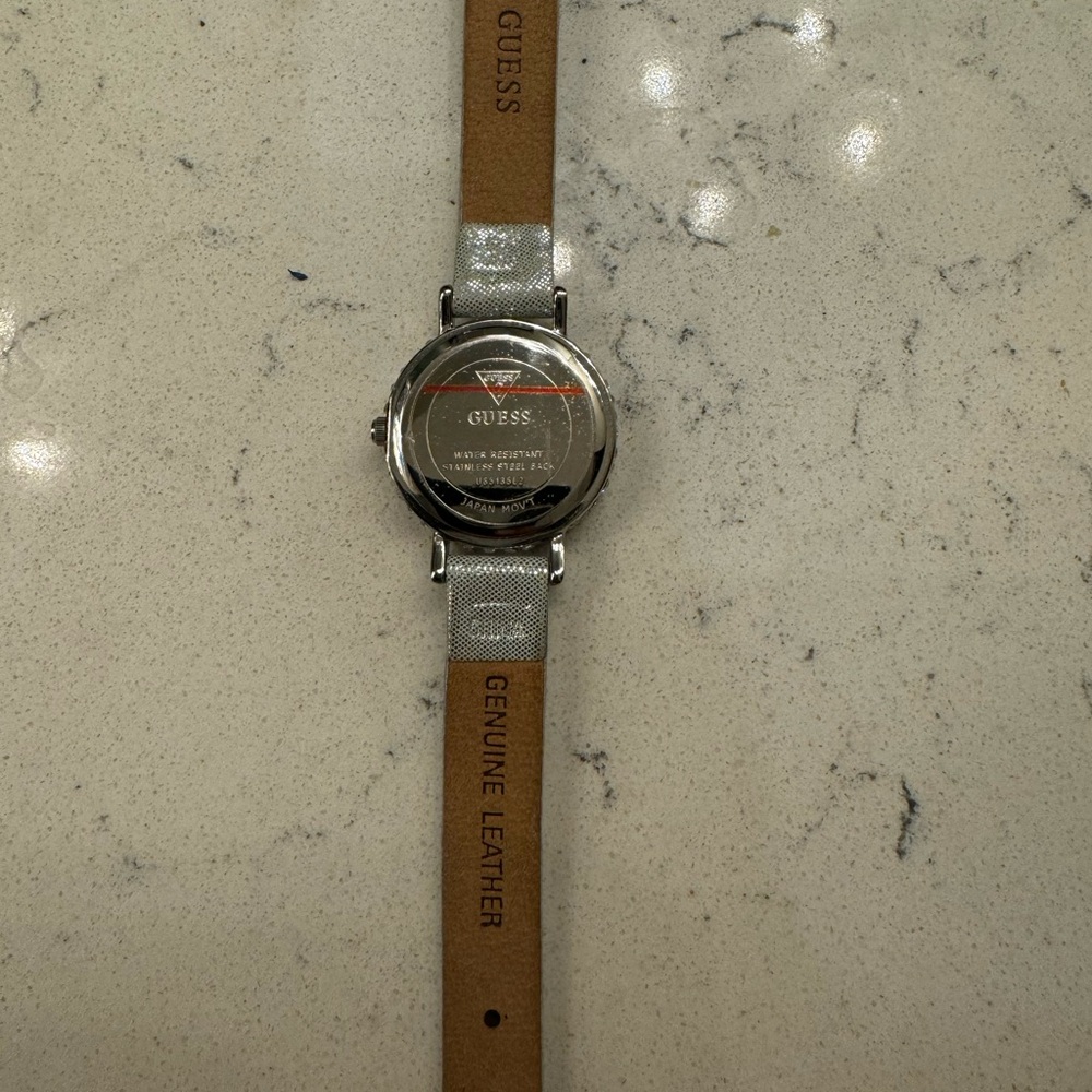 Guess silver watch - Picture 4 of 8